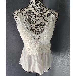 New J For Justify Cropped Blouse Lace Padded Chest Spaghetti Strap Size Large Jr